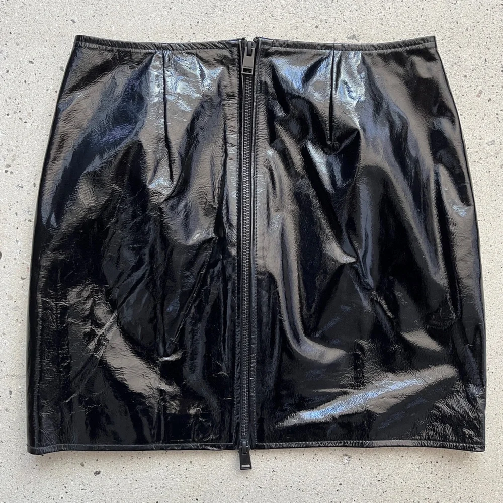 Lamarque Black Patent Leather Mini Skirt - Picture 4 of 7